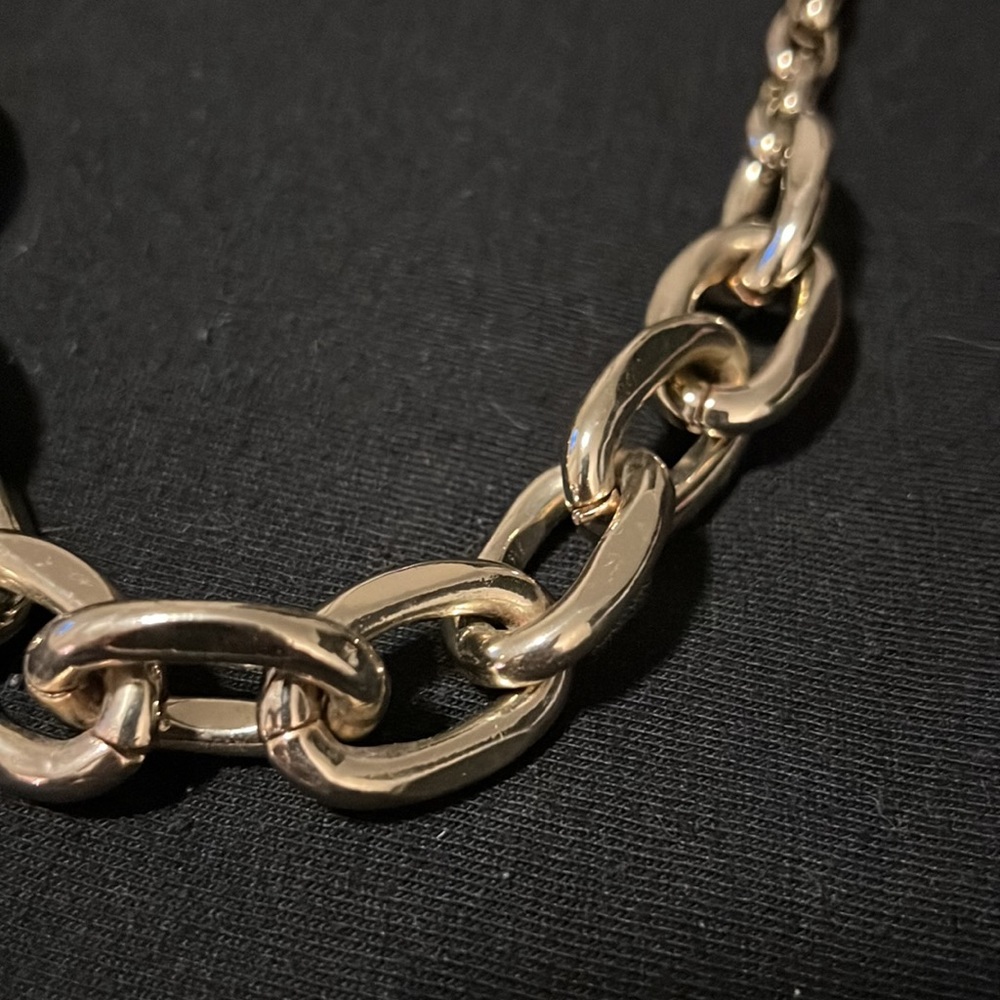 Gold Chain - Picture 3 of 4